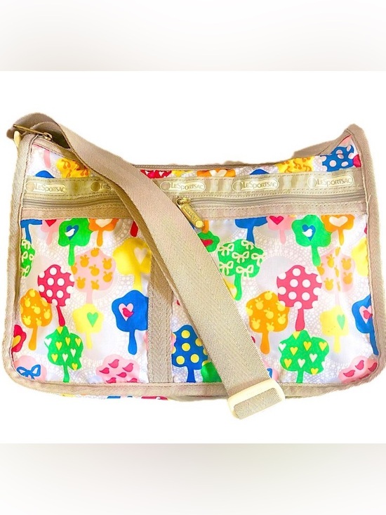 Lesportsac Handbags - LeSportsac Multicolor Heart and Tree Print Bag. Excellent Condition